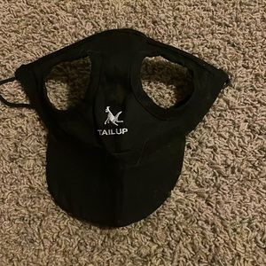 Tailup black dog hat